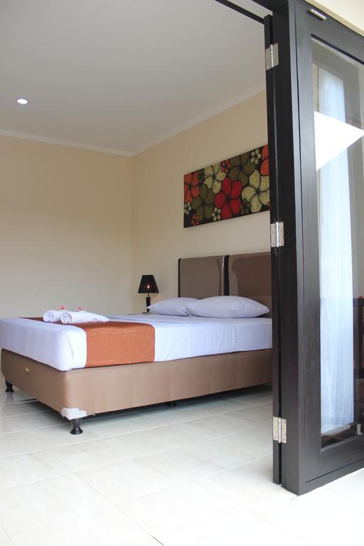 Hotel Puri Nusantara Kuta Lombok Exterior foto